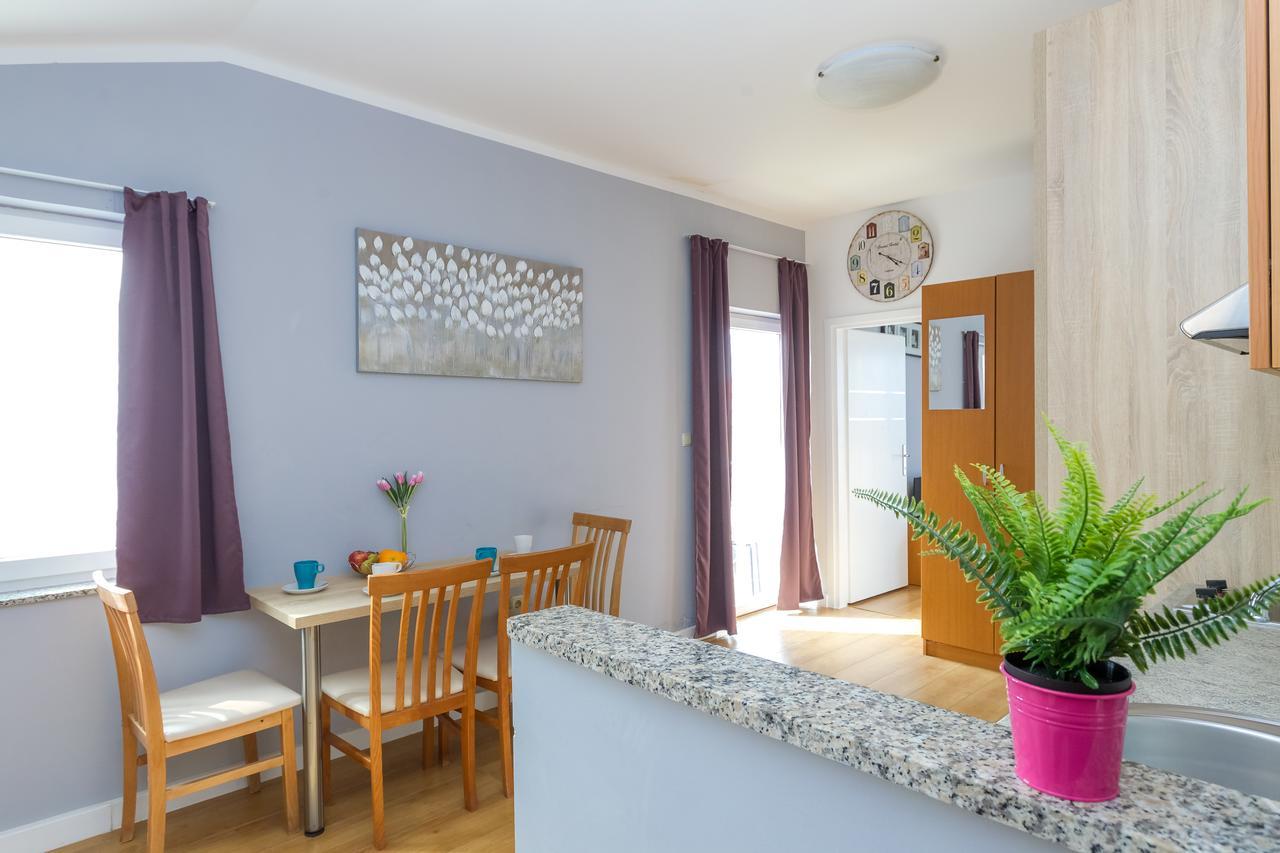 Apartments In City Center Ventus Novalja Exterior photo