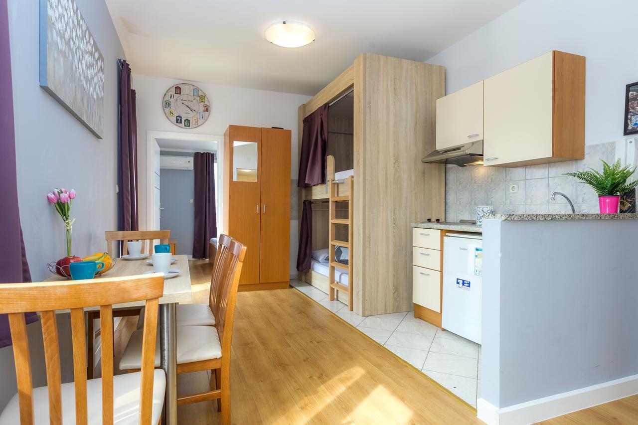 Apartments In City Center Ventus Novalja Exterior photo
