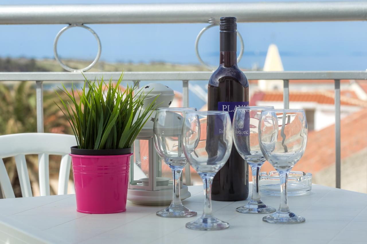 Apartments In City Center Ventus Novalja Exterior photo
