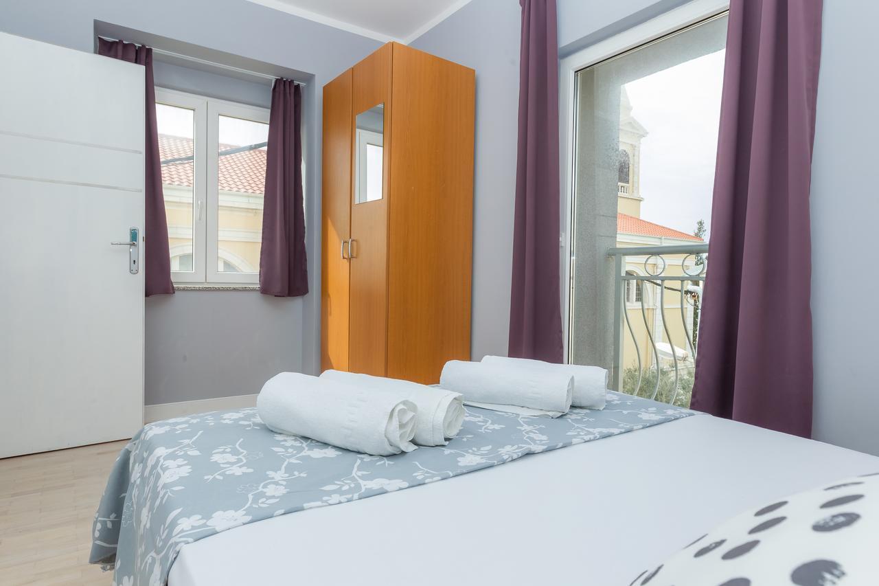 Apartments In City Center Ventus Novalja Exterior photo