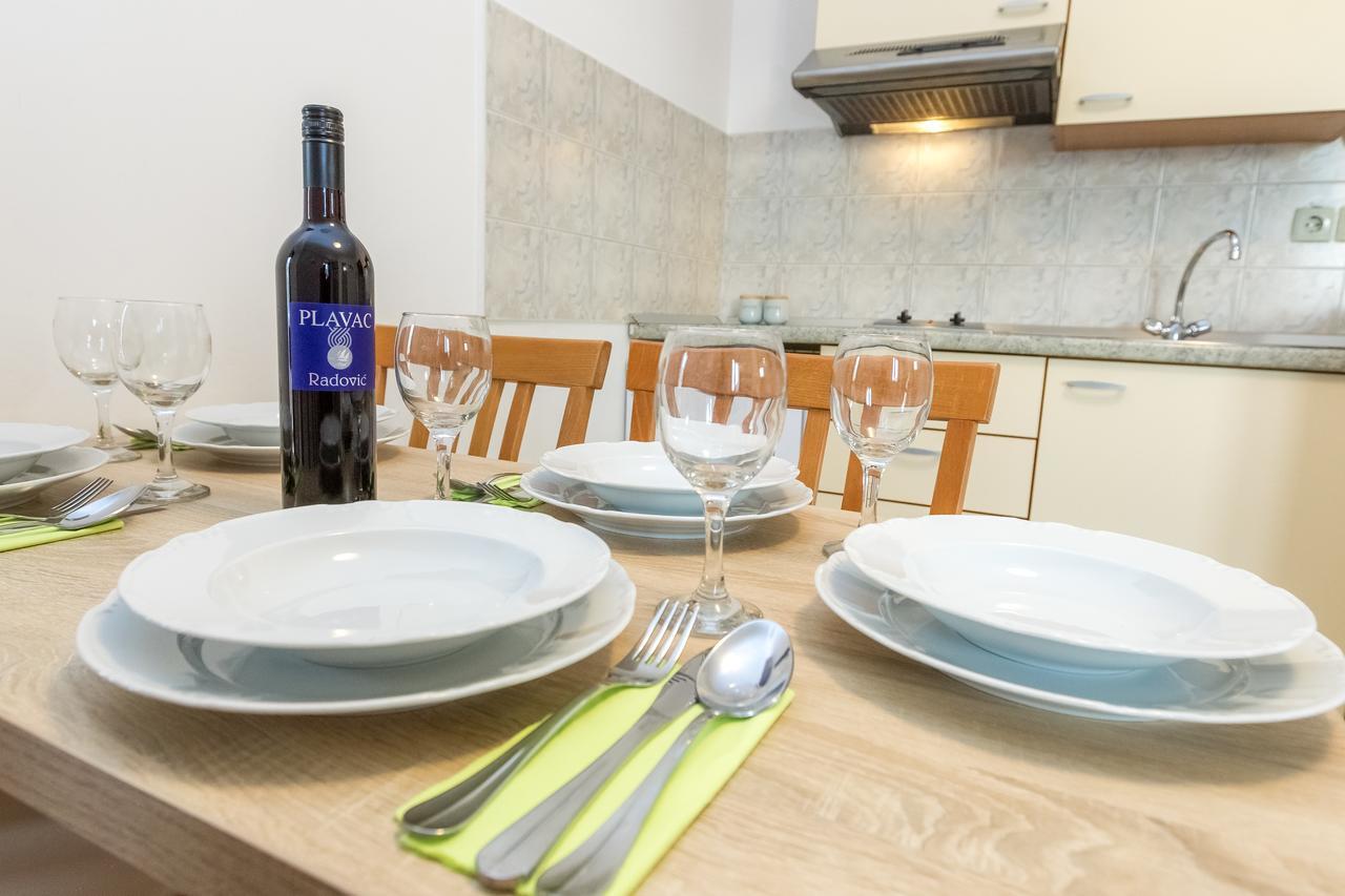 Apartments In City Center Ventus Novalja Exterior photo
